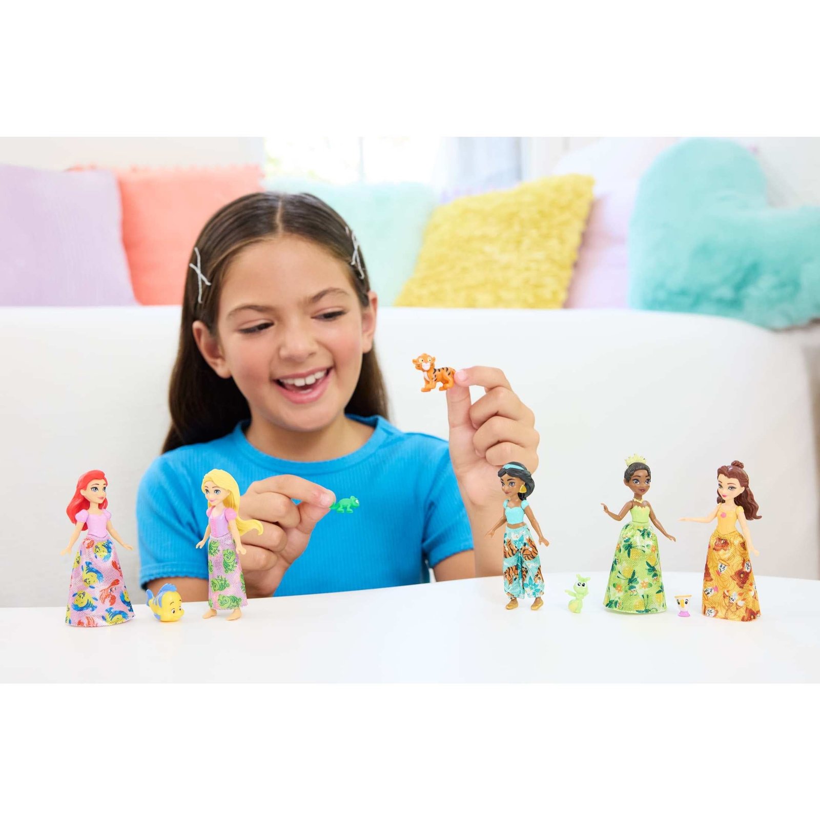 Disney Princess & Friends Set with 5 Small Dolls in Sparkling Outfits & 5 Friend Figures